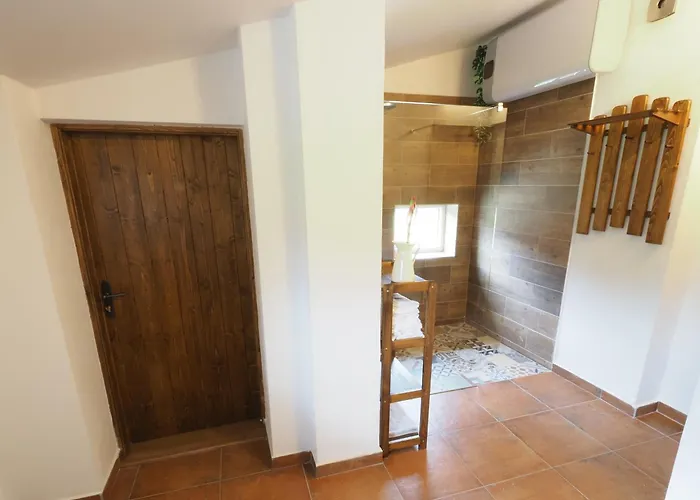 U Tri Cest Holiday home Krasna Lipa