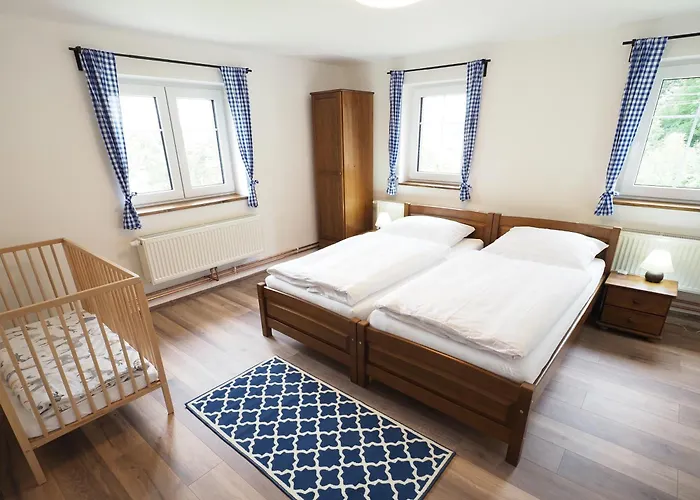 Holiday home U Tri Cest Krasna Lipa